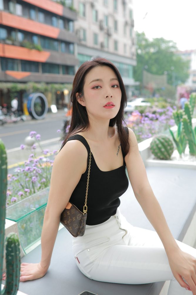非常漂亮的白色紧身裤女孩J2055 895P2V-24.5GB-米合兔