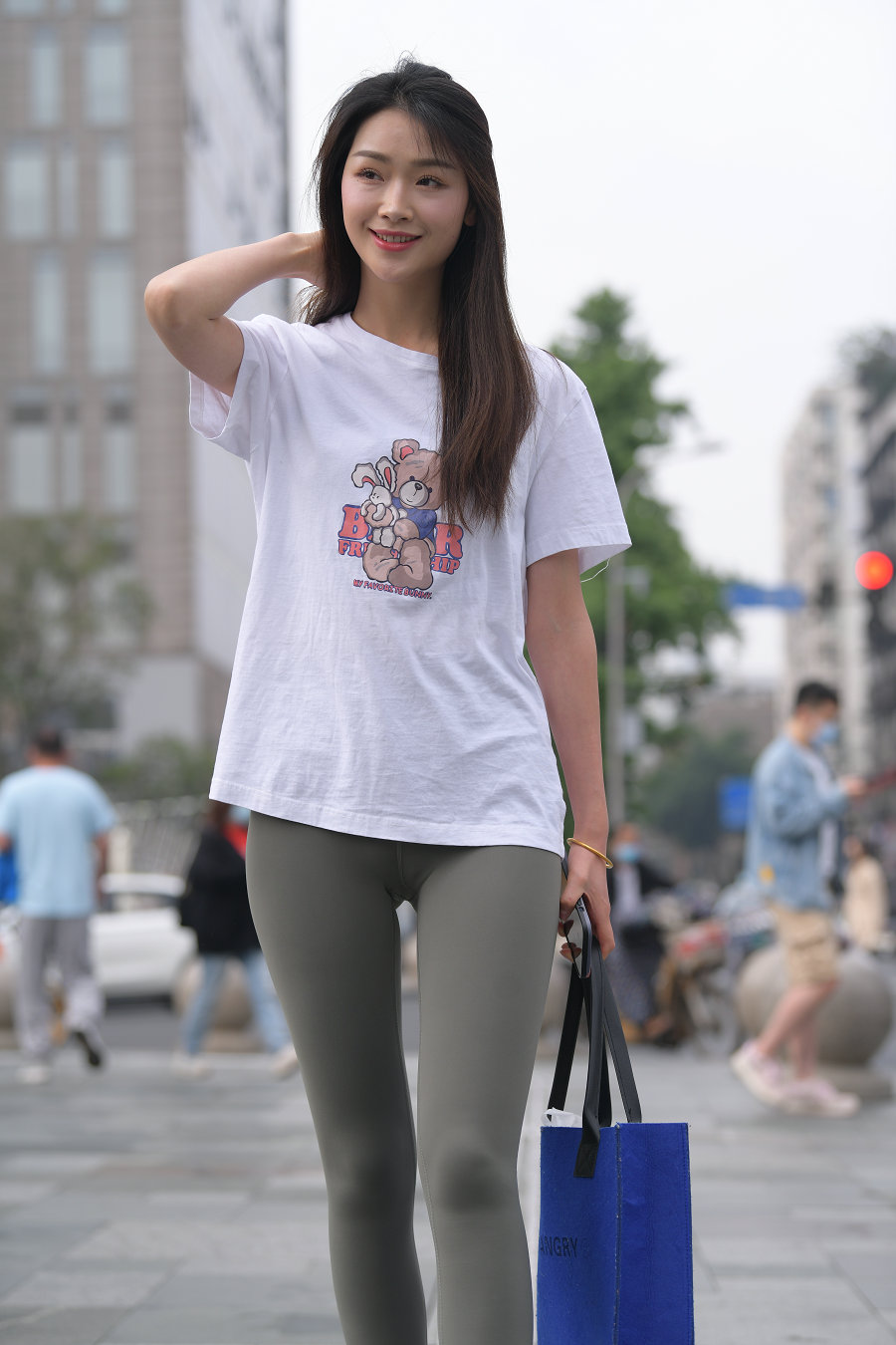 一身休闲装的瑜伽裤女孩J2961 709P1V-24.1GB-米合兔