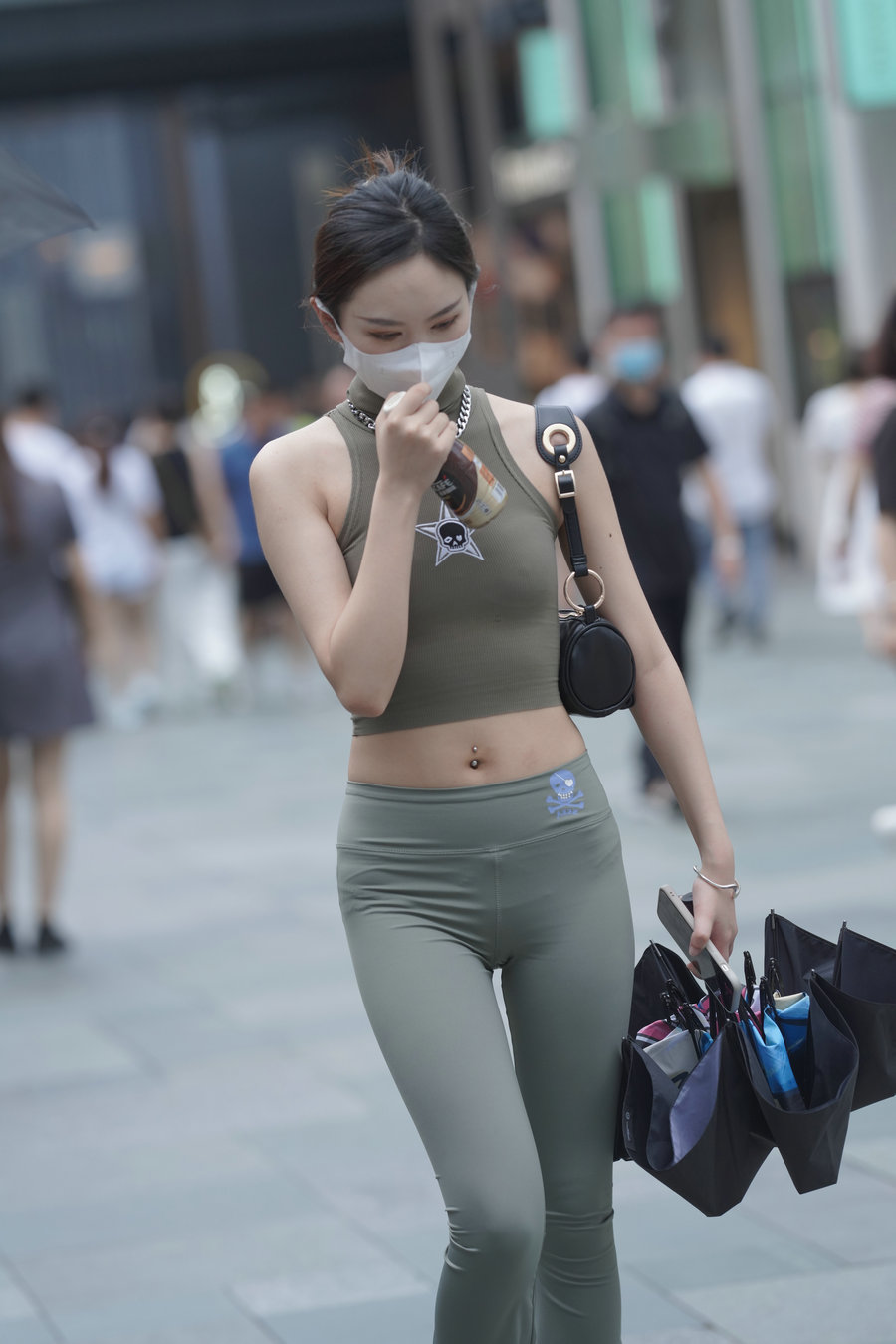 戴口罩的瑜伽裤小女人J3557 133P-1.43GB-米合兔