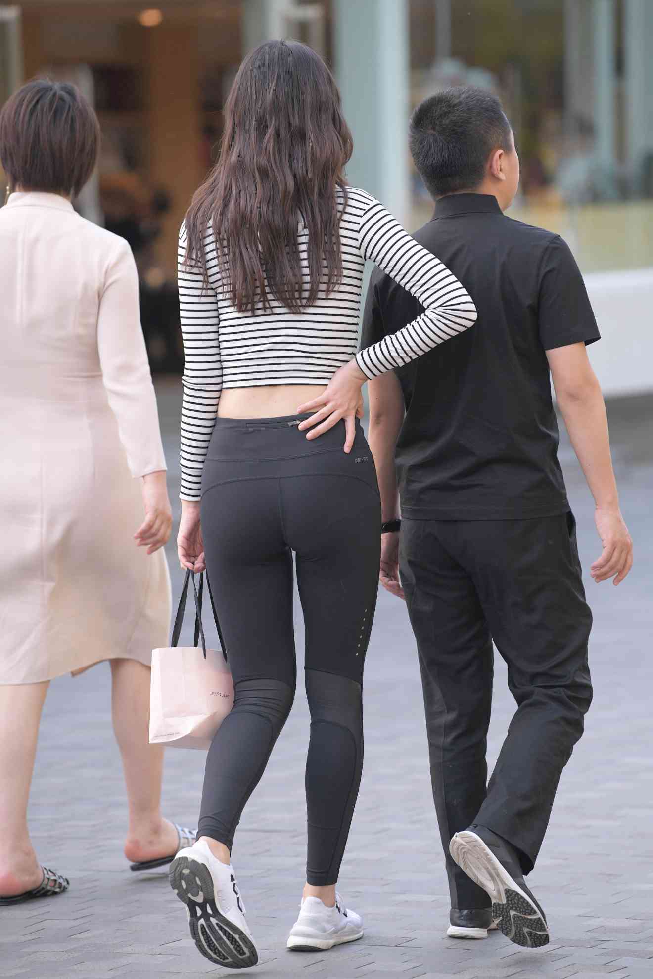 图片[3]-【免费】逛街的瑜伽裤女人【23P】04033-米合兔