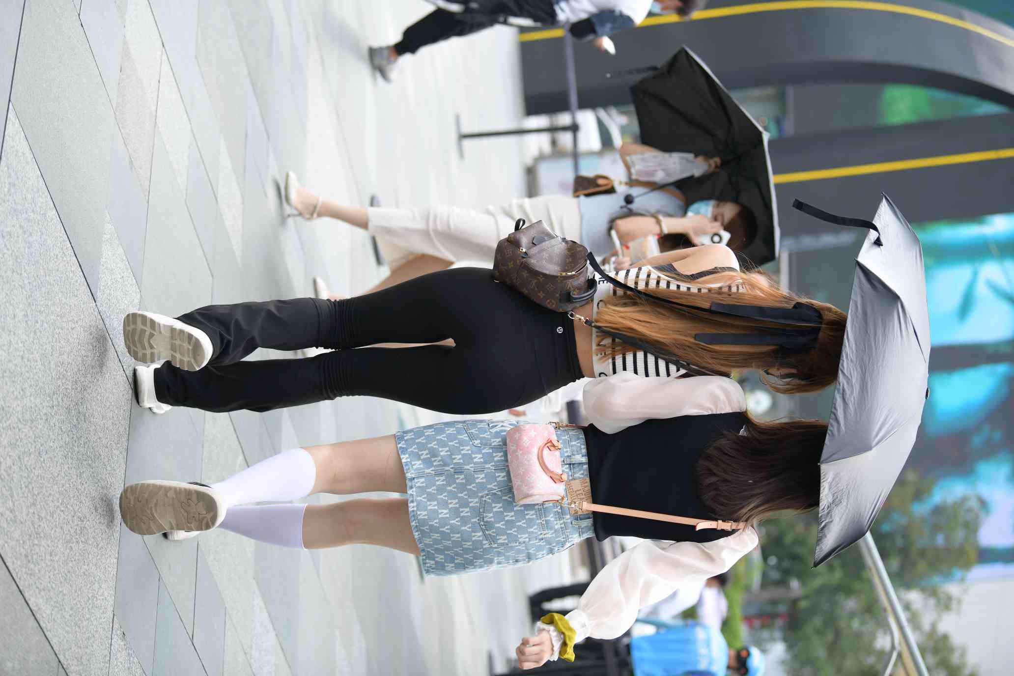 图片[3]-打伞的瑜伽裤姑娘【93P】04032-米合兔