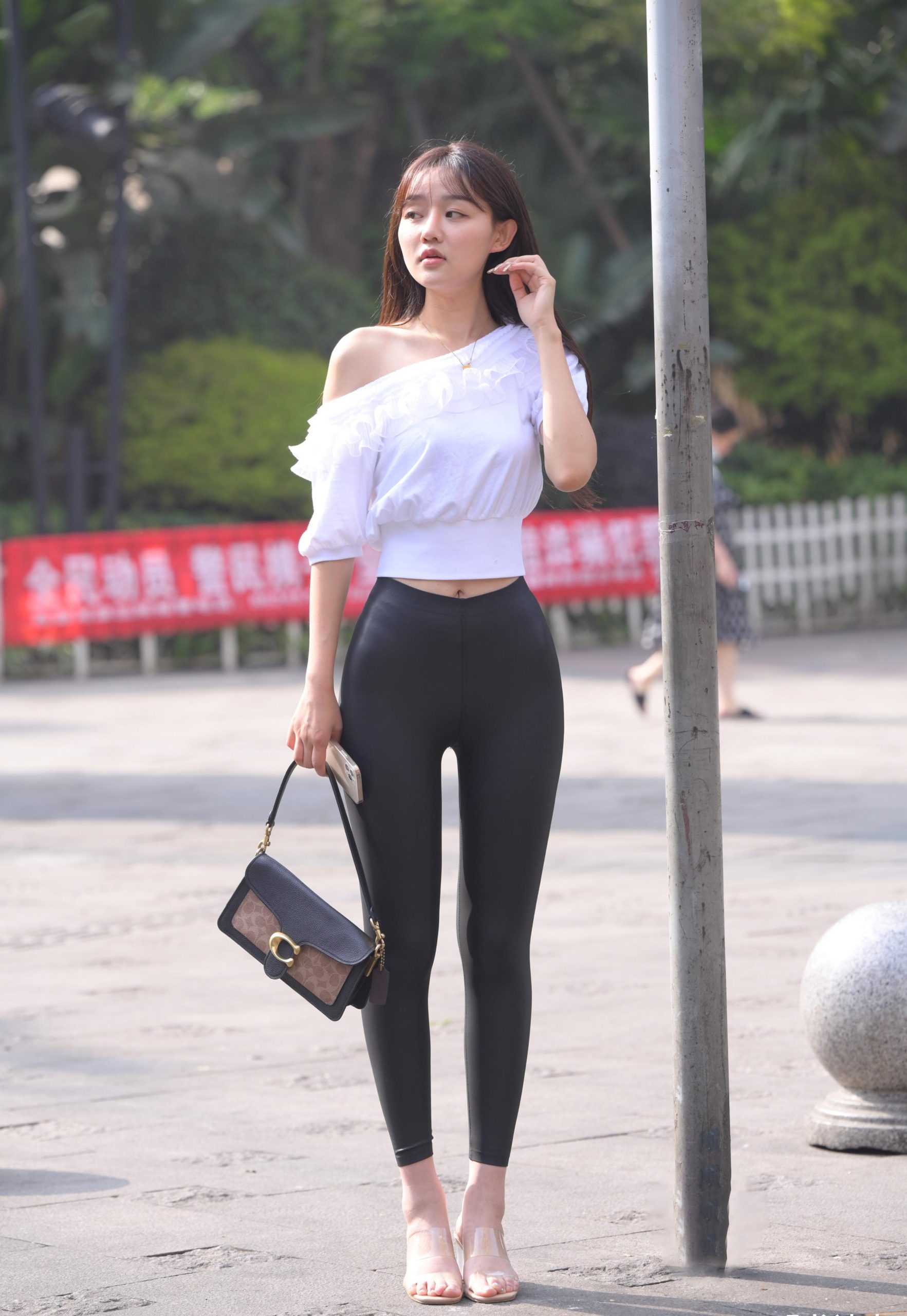 图片[5]-笑容非常甜美且治愈的皮裤女孩 J1945 751P1V-22.1GB-米合兔