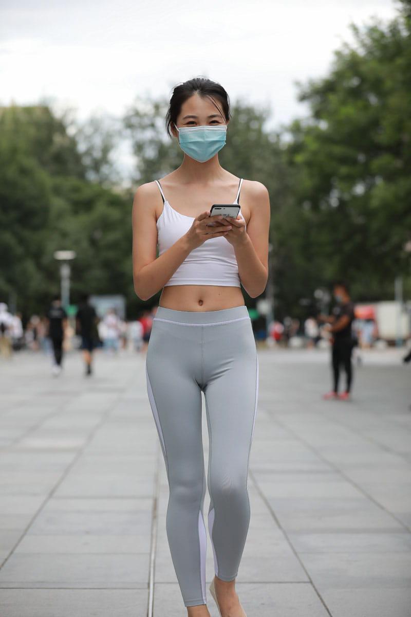 图片[4]-灰色瑜伽裤姑娘笑容超甜 J5074 180P2V-2.15GB-米合兔