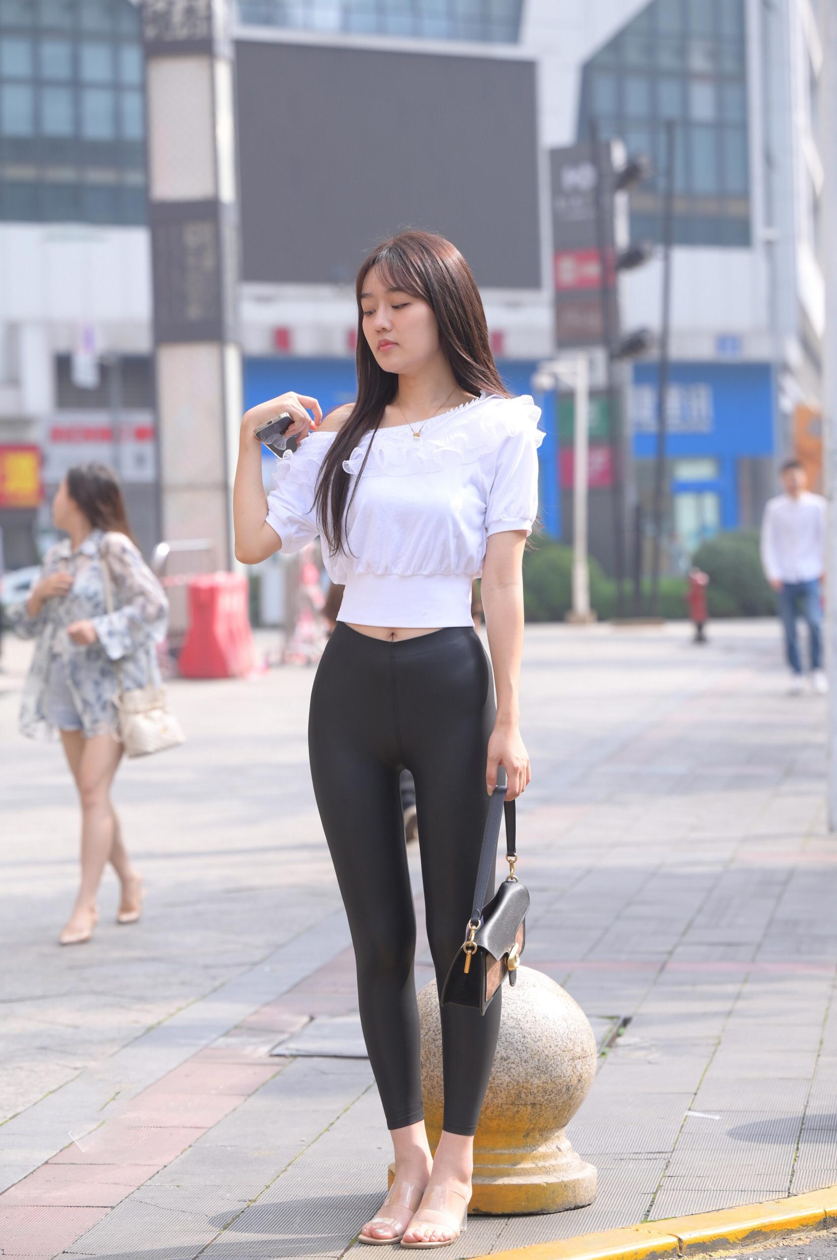 图片[4]-笑容非常甜美且治愈的皮裤女孩 J1945 751P1V-22.1GB-米合兔