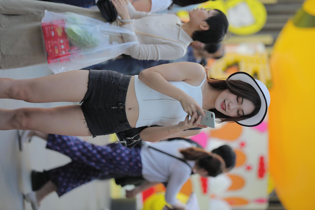 图片[2]-非常时尚阳光的牛仔热裤女孩【808P】00064-米合兔