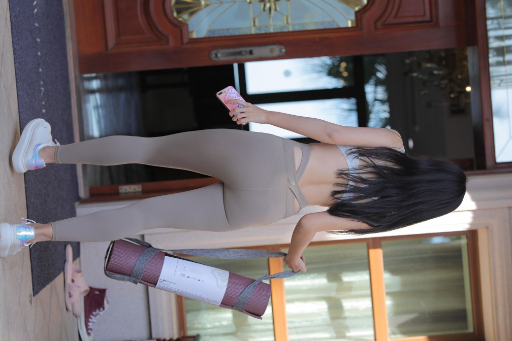 图片[5]-灰色瑜伽裤温柔的女孩【369P】00058-米合兔
