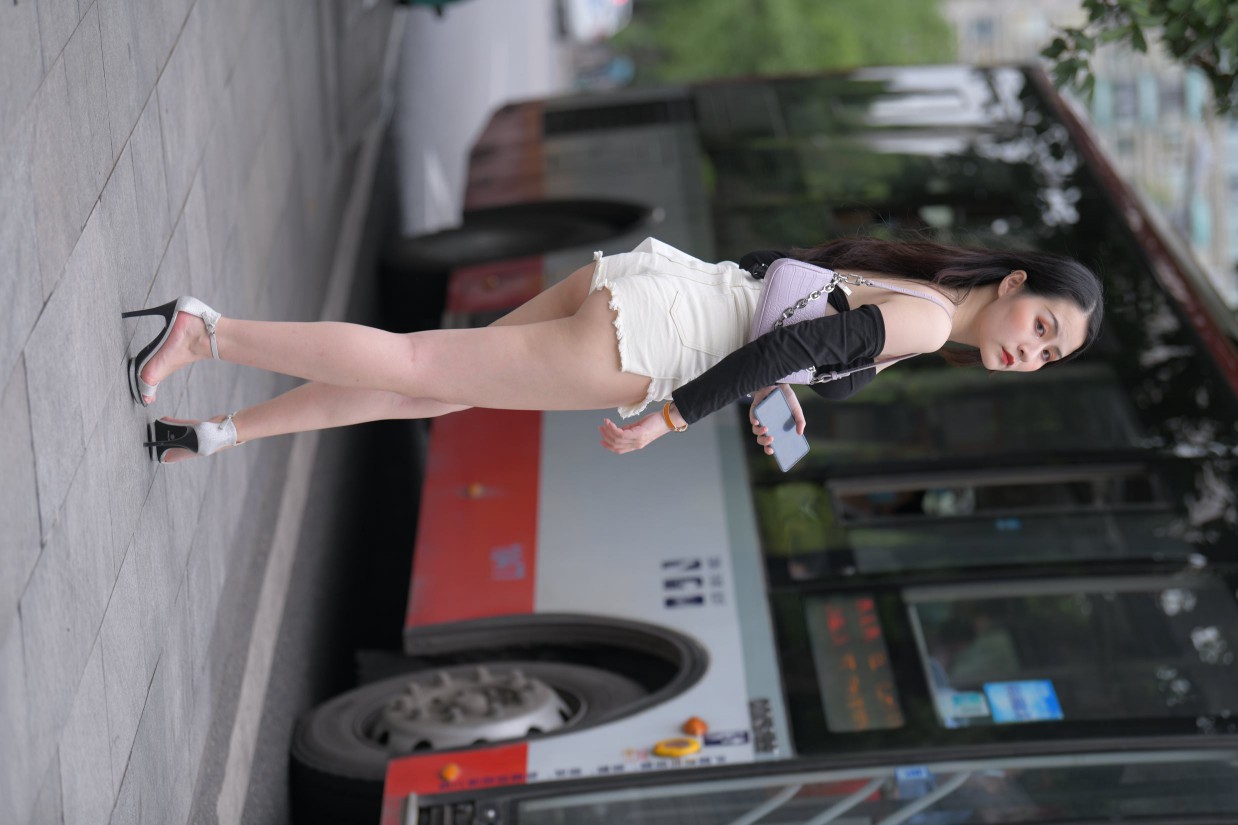 图片[3]-长发飘飘的白色热裤美丽女孩【49P】00029-米合兔