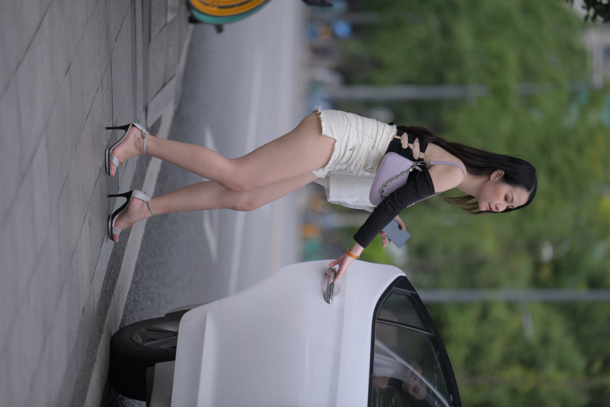 图片[6]-长发飘飘的白色热裤美丽女孩【49P】00029-米合兔