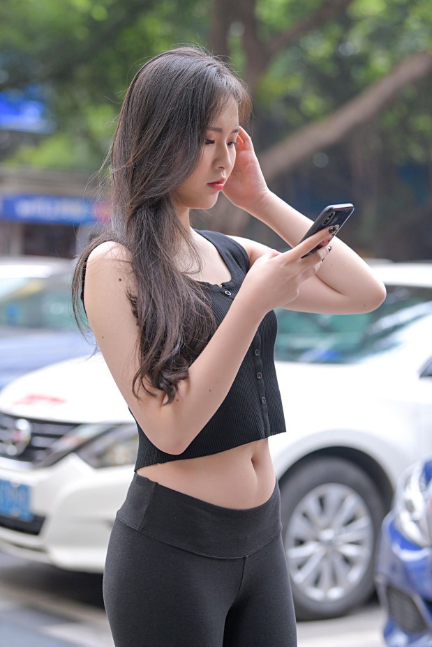 图片[5]-喝奶茶的黑色瑜伽裤长发姑娘【376P】00055-米合兔