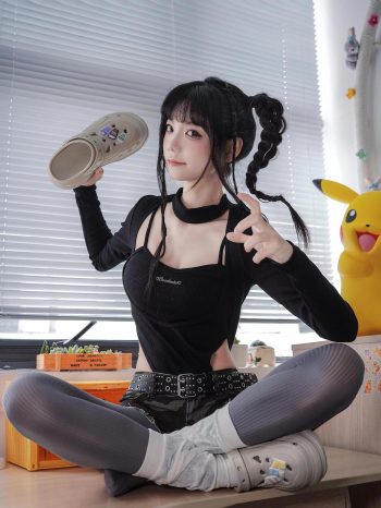 图片[10]-牛仔热裤+灰丝姑娘玩自拍-米合兔