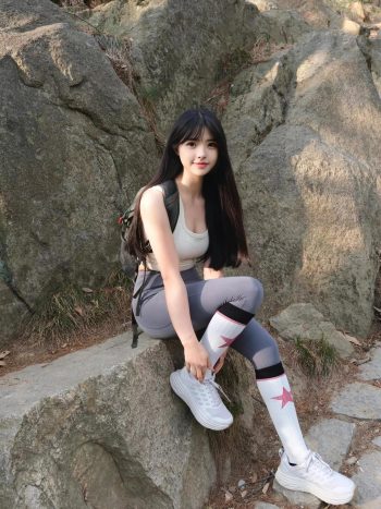 图片[7]-爱爬山的瑜伽裤MM，太甜美了！~-米合兔