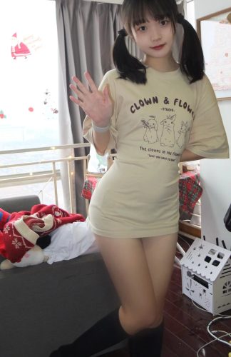 图片[9]-网格丝袜的清纯双马尾小姑娘-米合兔
